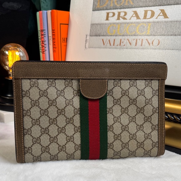 Vintage Gucci leather clutch bag. - Picture 2 of 13